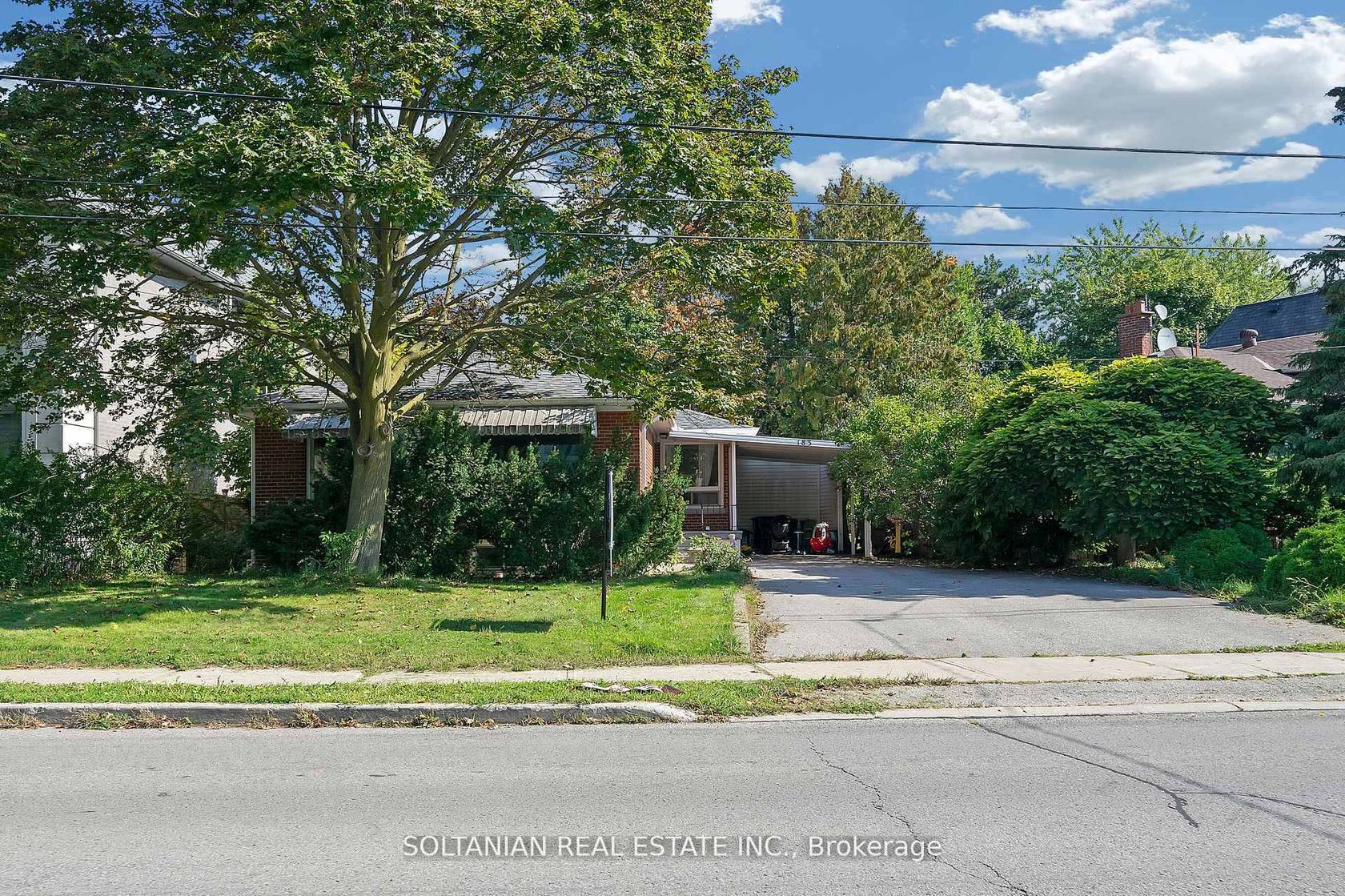 Photo 5 at 183 Maxome Avenue, Newtonbrook East, Toronto Photo 5 at 183 Maxome Avenue, Newtonbrook East, Toronto