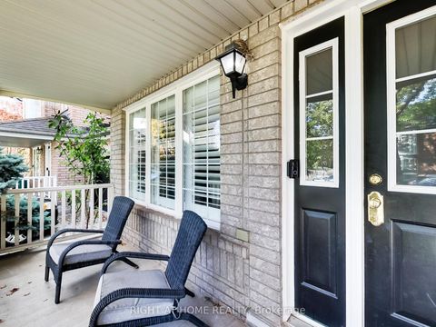 Photo 2 at 2527 Nettlecreek Crescent, WT West Oak Trails, Oakville