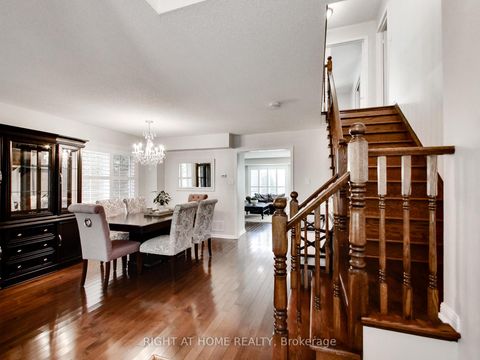 Photo 3 at 2527 Nettlecreek Crescent, WT West Oak Trails, Oakville