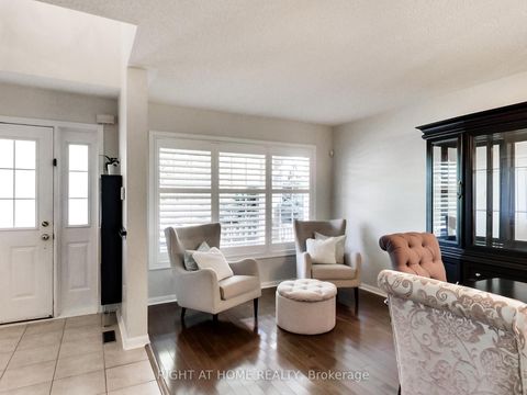 Photo 5 at 2527 Nettlecreek Crescent, WT West Oak Trails, Oakville