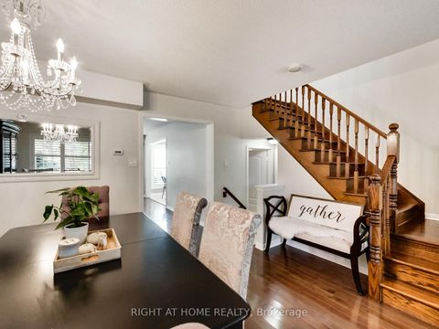 Photo 9 at 2527 Nettlecreek Crescent, WT West Oak Trails, Oakville