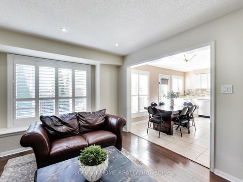 Photo 14 at 2527 Nettlecreek Crescent, WT West Oak Trails, Oakville