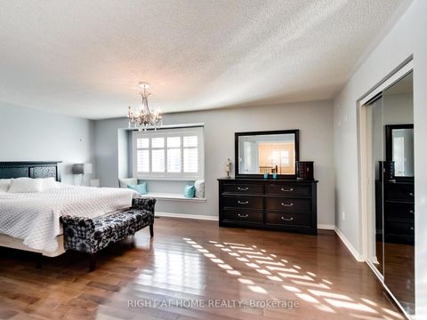 Photo 23 at 2527 Nettlecreek Crescent, WT West Oak Trails, Oakville