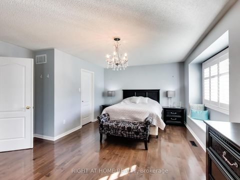 Photo 25 at 2527 Nettlecreek Crescent, WT West Oak Trails, Oakville