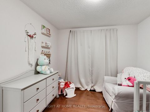 Photo 32 at 2527 Nettlecreek Crescent, WT West Oak Trails, Oakville