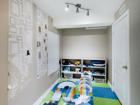 Photo 39 at 2527 Nettlecreek Crescent, WT West Oak Trails, Oakville