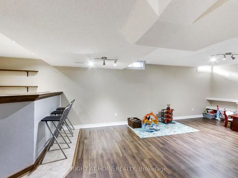 Photo 40 at 2527 Nettlecreek Crescent, WT West Oak Trails, Oakville