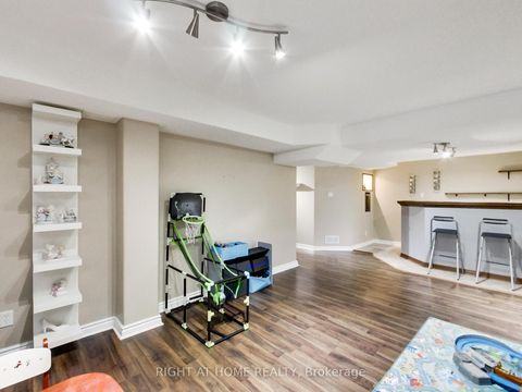 Photo 43 at 2527 Nettlecreek Crescent, WT West Oak Trails, Oakville