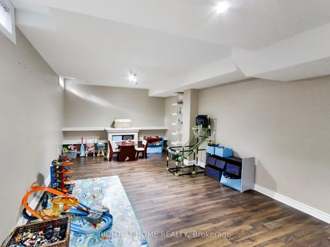 Photo 46 at 2527 Nettlecreek Crescent, WT West Oak Trails, Oakville