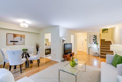 Photo 4 at 115 - 100 Quebec Avenue, High Park North, Toronto