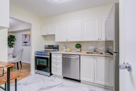 Photo 8 at 115 - 100 Quebec Avenue, High Park North, Toronto
