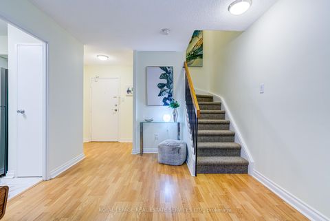 Photo 10 at 115 - 100 Quebec Avenue, High Park North, Toronto