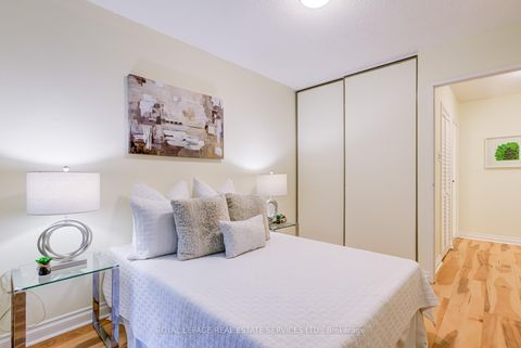Photo 15 at 115 - 100 Quebec Avenue, High Park North, Toronto