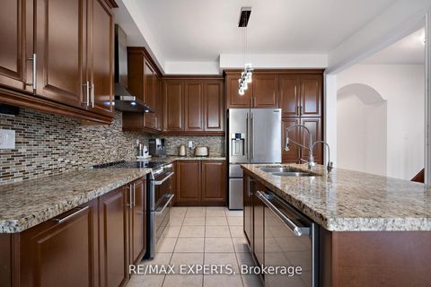 Photo 17 at 40 Heron Hollow Avenue, Oak Ridges, Richmond Hill