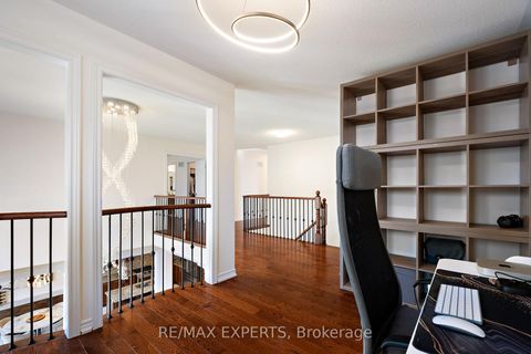 Photo 25 at 40 Heron Hollow Avenue, Oak Ridges, Richmond Hill