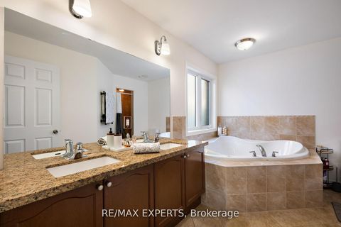 Photo 30 at 40 Heron Hollow Avenue, Oak Ridges, Richmond Hill