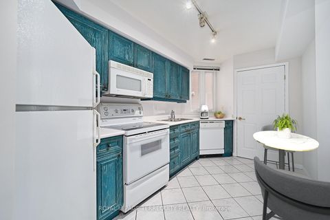 Photo 7 at 203 - 2365 Queen Street E, The Beaches, Toronto