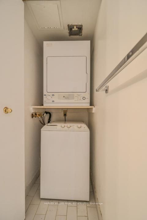 Photo 8 at 1103 - 44 St Joseph Street, Bay Street Corridor, Toronto Photo 8 at 1103 - 44 St Joseph Street, Bay Street Corridor, Toronto