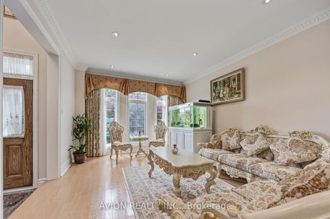 Photo 5 at 55 Frybrook Crescent, Bayview Hill, Richmond Hill