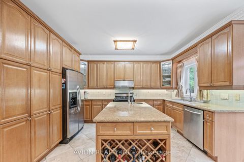 Photo 14 at 55 Frybrook Crescent, Bayview Hill, Richmond Hill