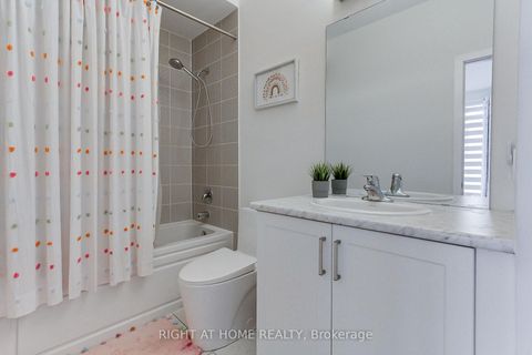 Photo 37 at 14 Pageant Avenue, Vellore Village, Vaughan