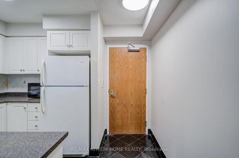 Photo 4 at 2315 - 7 Lorraine Drive, Willowdale West, Toronto