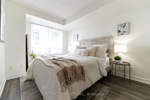 Photo 13 at 1706 - 16 Harrison Garden Boulevard, Willowdale East, Toronto
