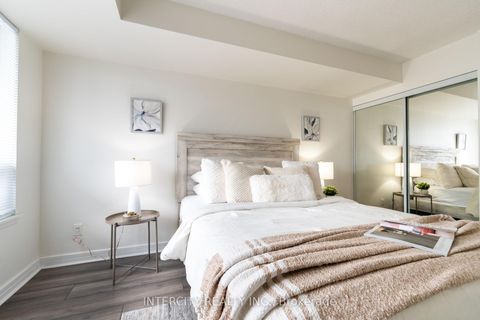 Photo 15 at 1706 - 16 Harrison Garden Boulevard, Willowdale East, Toronto