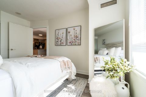 Photo 16 at 1706 - 16 Harrison Garden Boulevard, Willowdale East, Toronto
