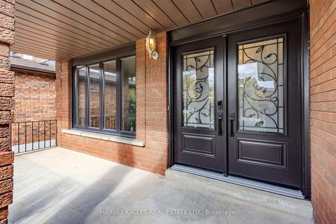 Photo 5 at 113 Cabaletta Crescent, West Woodbridge, Vaughan