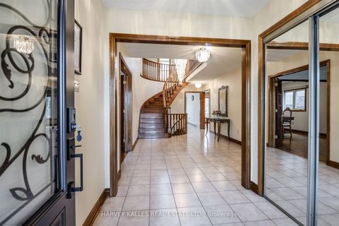 Photo 7 at 113 Cabaletta Crescent, West Woodbridge, Vaughan