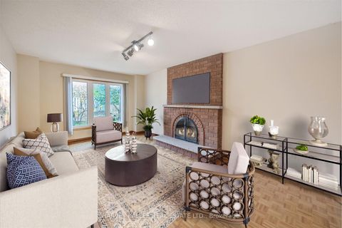 Photo 18 at 113 Cabaletta Crescent, West Woodbridge, Vaughan