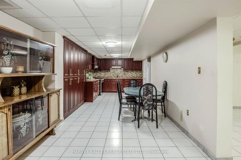 Photo 34 at 113 Cabaletta Crescent, West Woodbridge, Vaughan