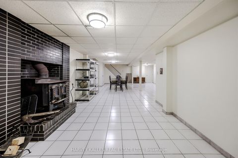 Photo 36 at 113 Cabaletta Crescent, West Woodbridge, Vaughan