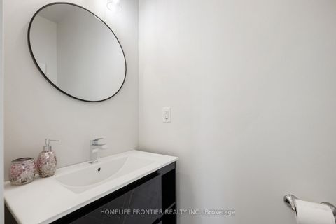 Photo 6 at 38 William Graham Drive, Rural Aurora, Aurora