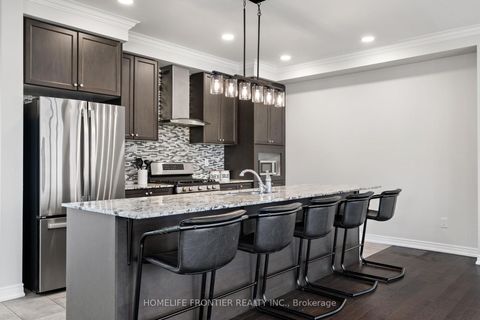 Photo 11 at 38 William Graham Drive, Rural Aurora, Aurora