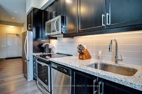 Photo 11 at 422 - 555 William Graham Drive, Rural Aurora, Aurora