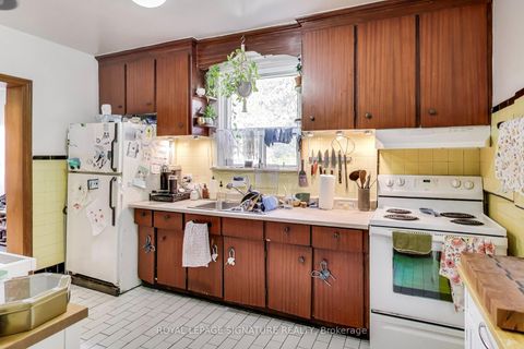 Photo 11 at 6 Brandon Avenue, Junction, Toronto