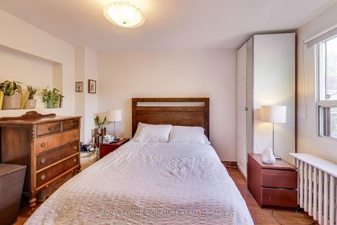 Photo 12 at 6 Brandon Avenue, Junction, Toronto
