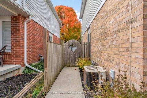 Photo 3 at 104 Pickett Crescent, Painswick North, Barrie