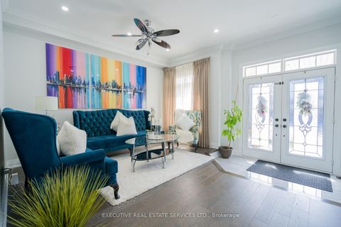 Photo 5 at 79 Elderslie Crescent E, Kleinburg, Vaughan