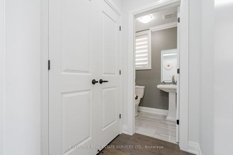 Photo 6 at 79 Elderslie Crescent E, Kleinburg, Vaughan