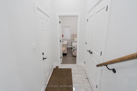 Photo 10 at 79 Elderslie Crescent E, Kleinburg, Vaughan