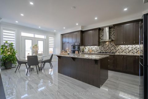 Photo 13 at 79 Elderslie Crescent E, Kleinburg, Vaughan