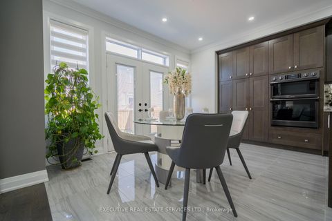Photo 15 at 79 Elderslie Crescent E, Kleinburg, Vaughan