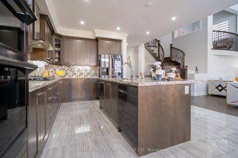 Photo 18 at 79 Elderslie Crescent E, Kleinburg, Vaughan