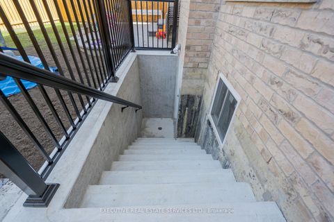 Photo 27 at 79 Elderslie Crescent E, Kleinburg, Vaughan