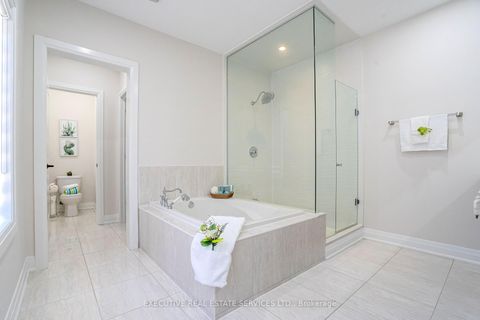 Photo 32 at 79 Elderslie Crescent E, Kleinburg, Vaughan