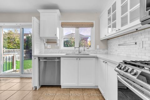 Photo 7 at 41 Ross Patrick Crescent, Woodland Hill, Newmarket