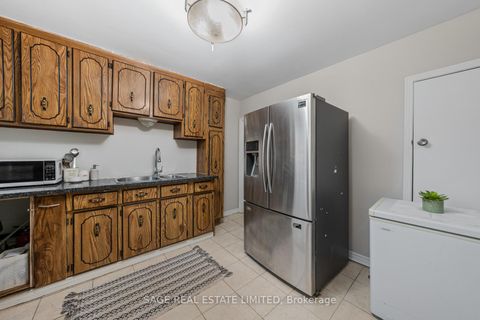 Photo 23 at 45 Dashwood Crescent, Beaumonde Heights, Toronto